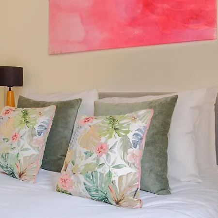 Magnolia 5 Luxury With Ac Metro Downtown Порту